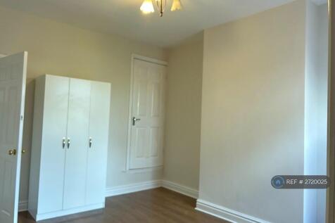 2nd Bedroom - Double - Leading To Bathroom