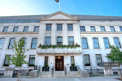 Nearby Town Hall Hotel