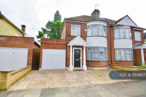 4 bedroom houses to rent in enfield (london borough) - rightmove