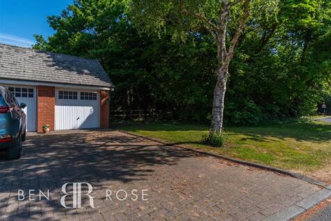 Garage/Drive