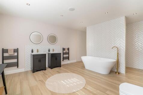 Master Bedroom Ensuite