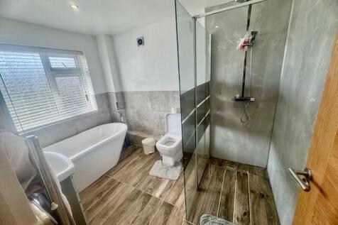 En-suite Bathroom