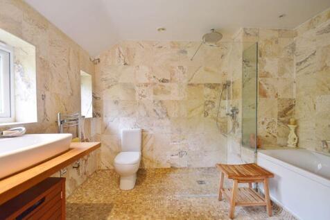 Main Ensuite