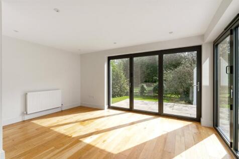 Kitchen/Dining Space