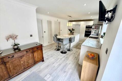 Kitchen/Diner (First