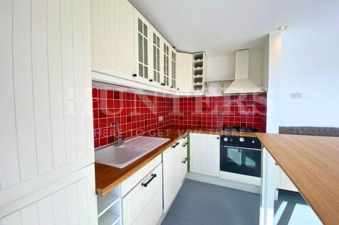 Kitchen.3 (watermark).jpg