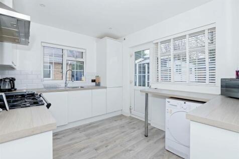 Windermere Crescent_8.jpg