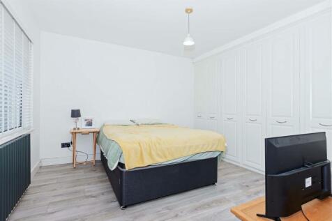 Windermere Crescent_5.jpg