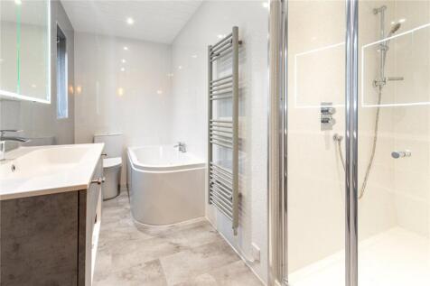 Main En-Suite