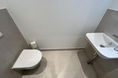 Cloakroom/wc