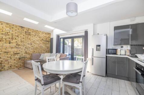 2-midmoor-road-00...