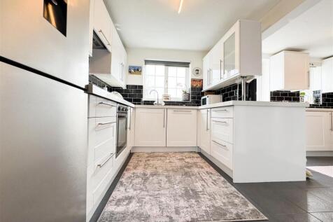 KITCHEN BREAKFAST ROOM