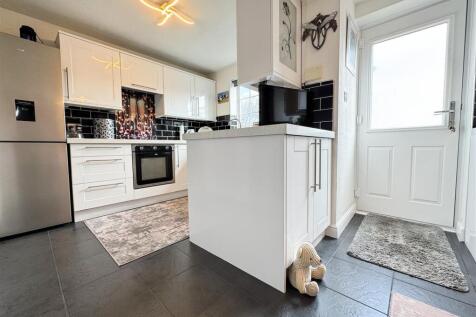 KITCHEN BREAKFAST ROOM