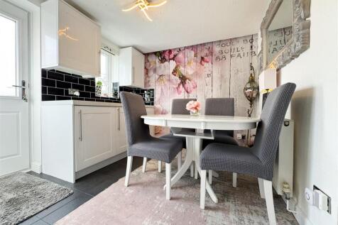 KITCHEN BREAKFAST ROOM