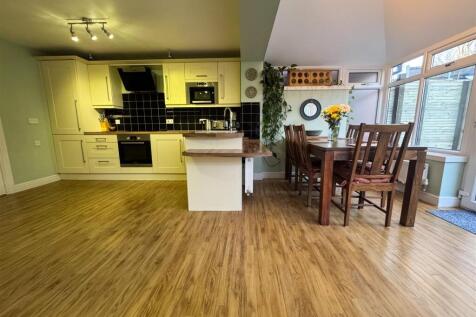 EXTENDED KITCHEN FAMILY ROOM