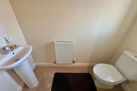 Guest Cloak Room/WC