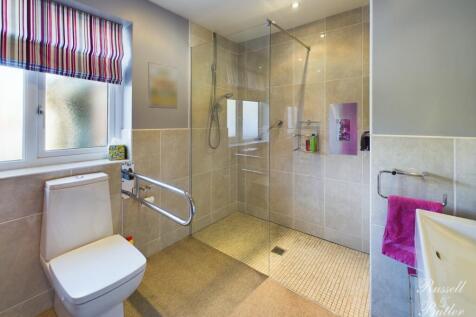 CAM01995G0-PR0216-STILL006