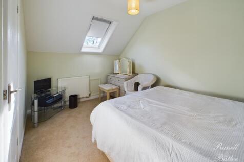 CAM01995G0-PR0216-STILL010