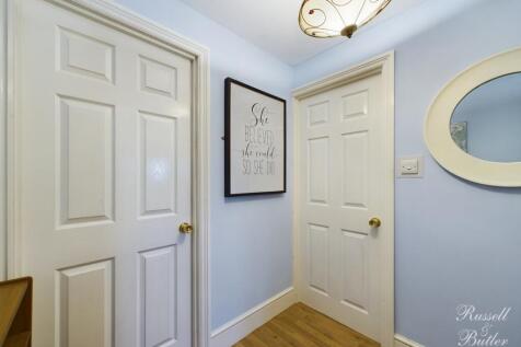 CAM01995G0-PR0227-STILL010