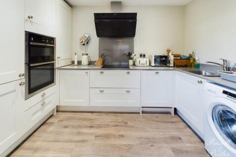 CAM01995G0-PR0238-STILL006