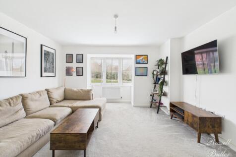 CAM02127G0-PR0272-STILL012