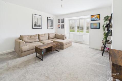 CAM02127G0-PR0272-STILL011