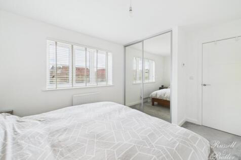 CAM02127G0-PR0272-STILL044