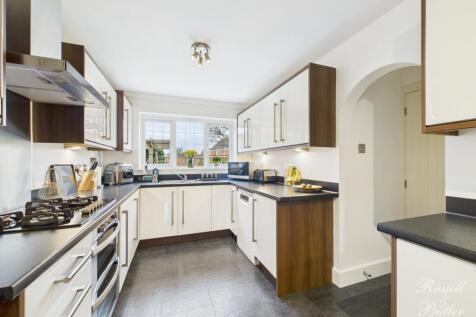 CAM01995G0-PR0266-STILL013