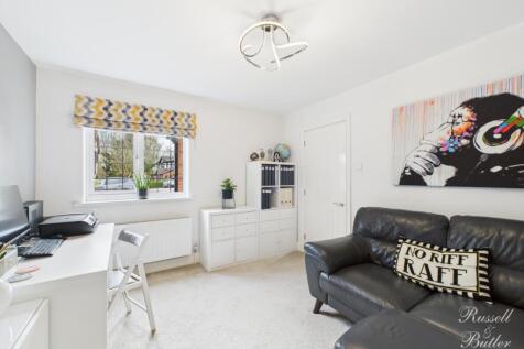 CAM01995G0-PR0266-STILL008