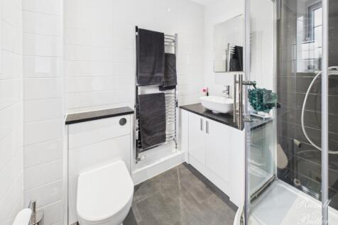 CAM01995G0-PR0266-STILL020