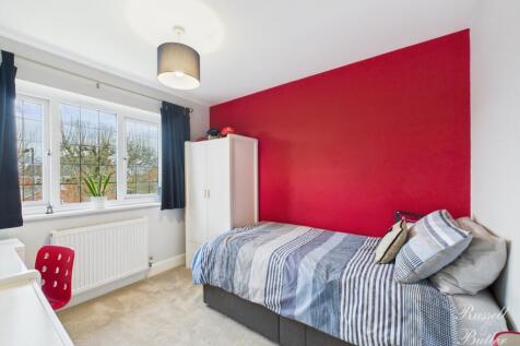 CAM01995G0-PR0266-STILL021