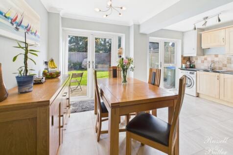 CAM01995G0-PR0282-STILL012