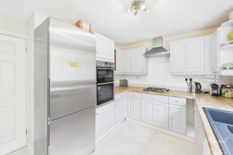 CAM02127G0-PR0281-STILL012