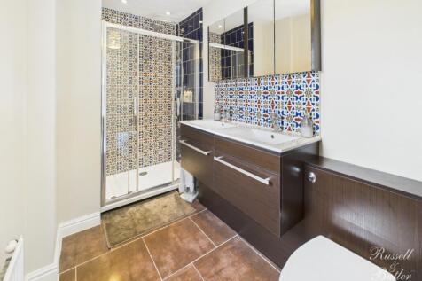 CAM02127G0-PR0281-STILL023