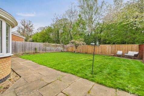 CAM02127G0-PR0281-STILL037