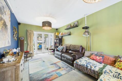 CAM01995G0-PR0301-STILL003