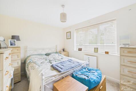 CAM02127G0-PR0296-STILL021