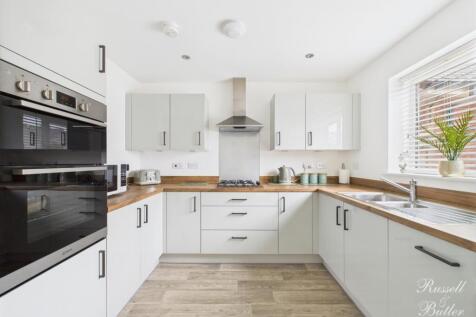 CAM01995G0-PR0320-STILL026