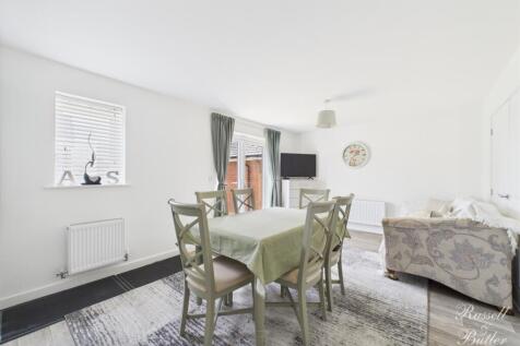 CAM01995G0-PR0320-STILL027