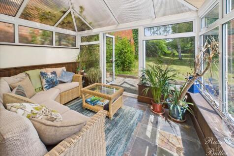 CAM01995G0-PR0324-STILL018