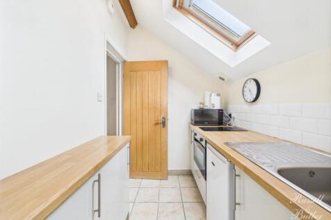 CAM02127G0-PR0308-STILL017