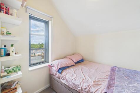 CAM02127G0-PR0308-STILL001