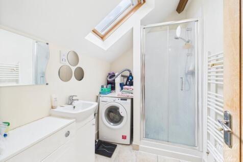 CAM02127G0-PR0308-STILL019