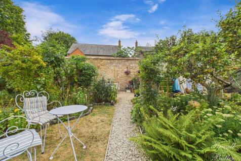 CAM01995G0-PR0346-STILL035