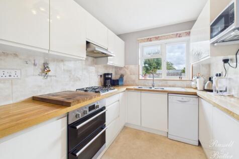 CAM02127G0-PR0336-STILL009