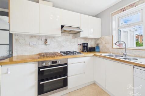 CAM02127G0-PR0336-STILL008