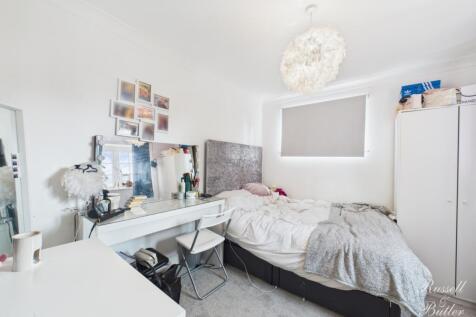 CAM01995G0-PR0363-STILL034