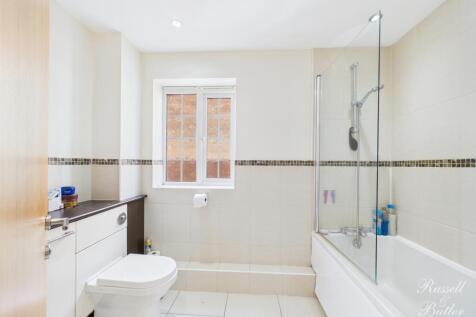 CAM01995G0-PR0363-STILL036