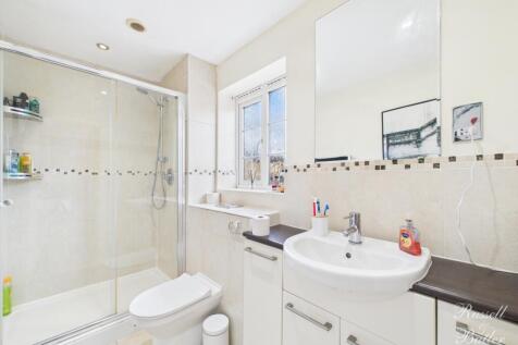 CAM01995G0-PR0363-STILL040