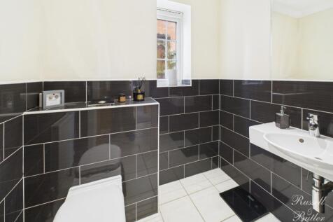 CAM01995G0-PR0363-STILL031